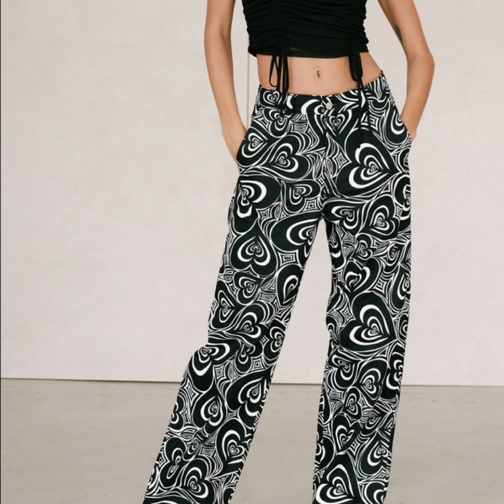 NWT. Lisa Says Gah wild hearts denim jean. Size 4